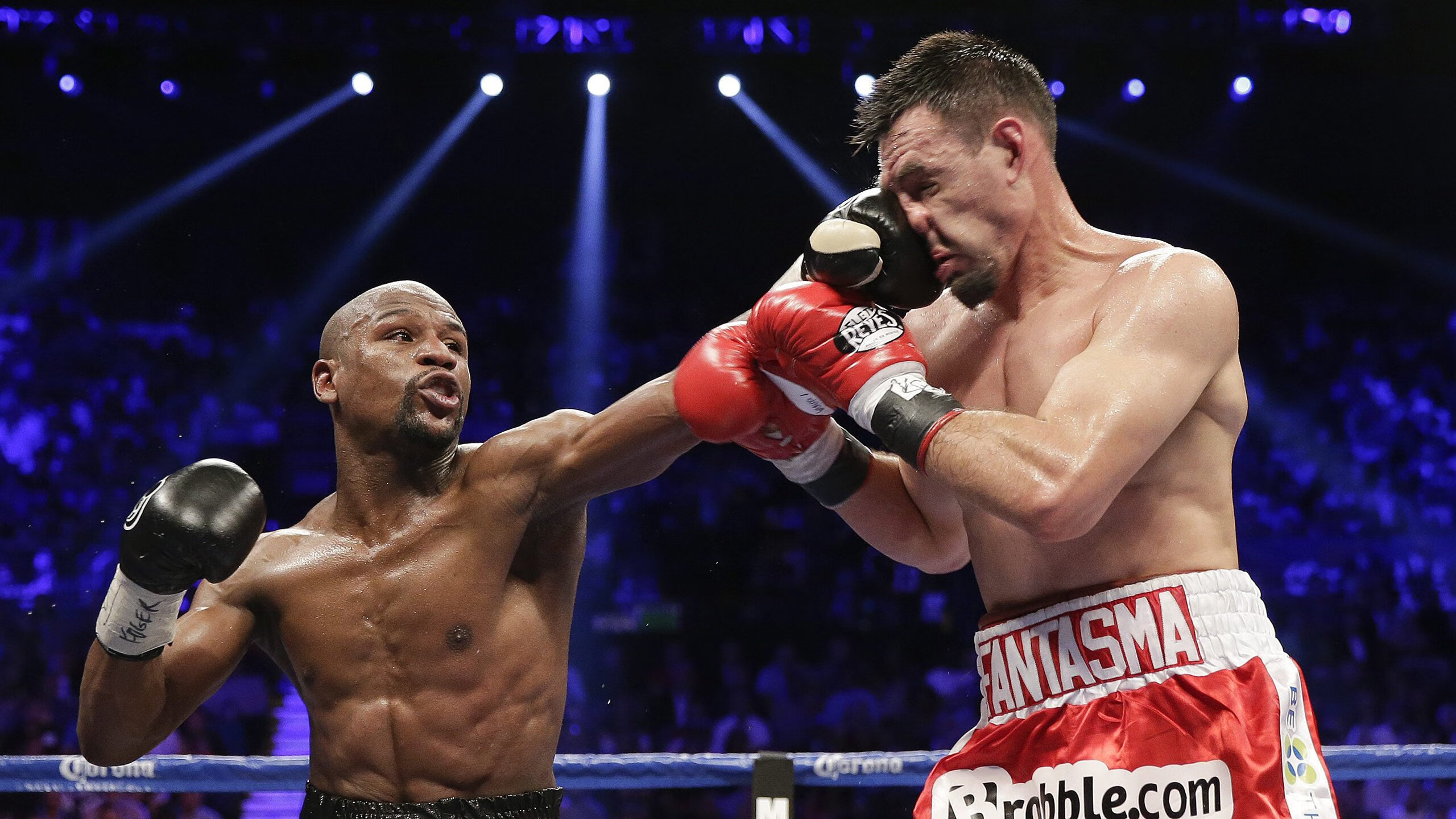 皇家社会强势拿下摩纳哥，梅西在年度焦点之战接管比赛