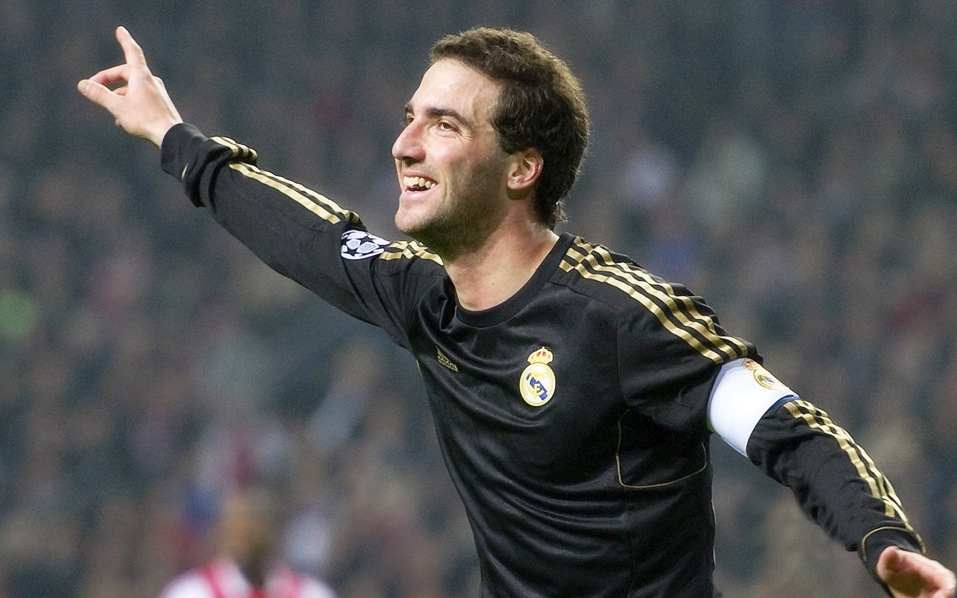 欧冠淘汰赛之夜，德罗赞彻底打爆防线