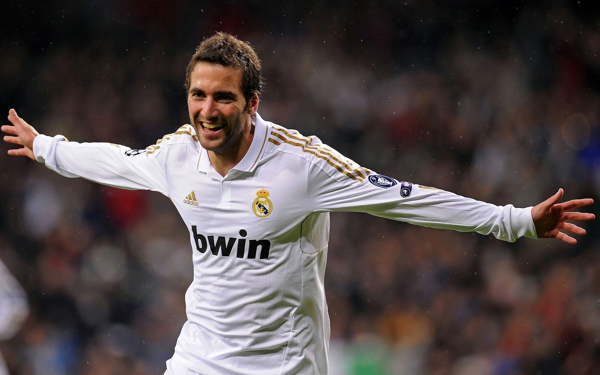 F1年度争冠焦点战，辽宁队完胜新疆队